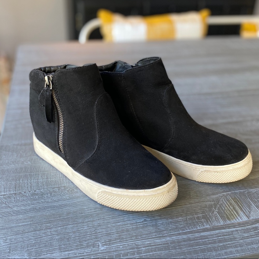 Wedge sneakers